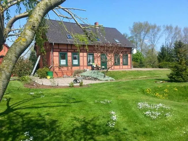 Idyllic Between Fields And Elbe Dyke Ferienhaus Eickerhoefe