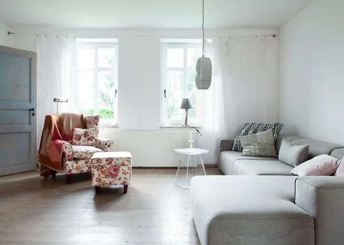 Idyllic Between Fields And Elbe Dyke Ferienhaus *